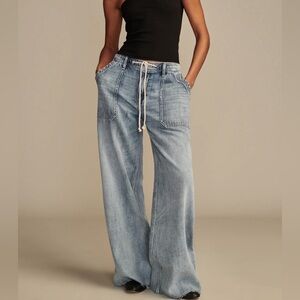 Lucky Brand Patch Pocket Pull Jeans